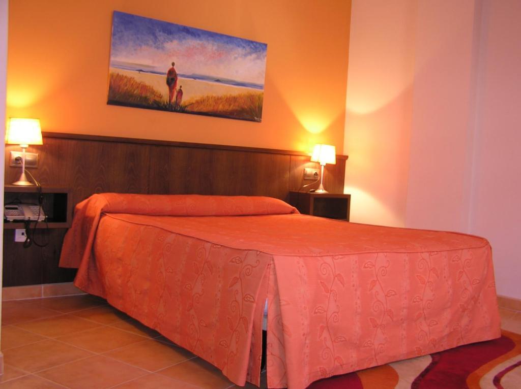 Hotel Entrevines Колунга Екстер'єр фото
