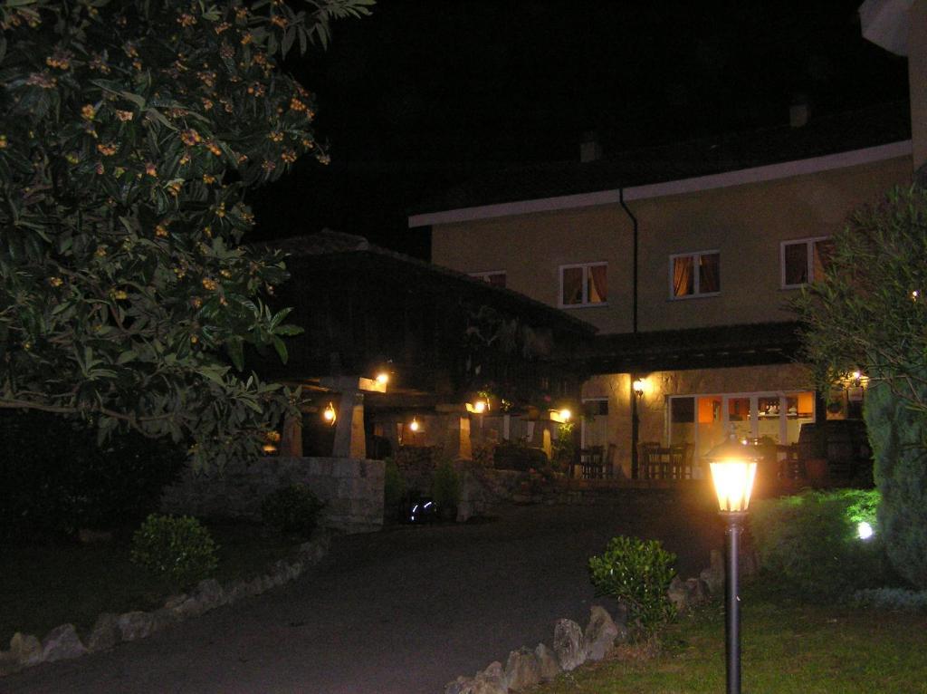 Hotel Entrevines Колунга Екстер'єр фото
